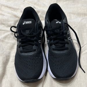 ASICS size 7 nwot